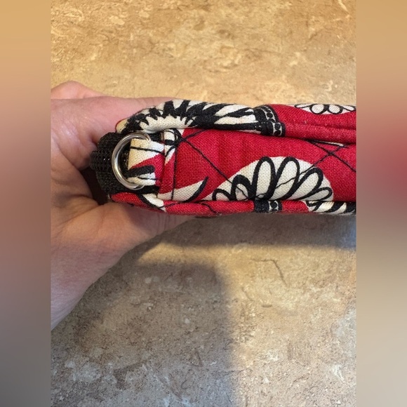 COPY - Vera Bradley Deco Daisy Pattern Carry It All Wristlet Wallet - Red Black… - Picture 10 of 13